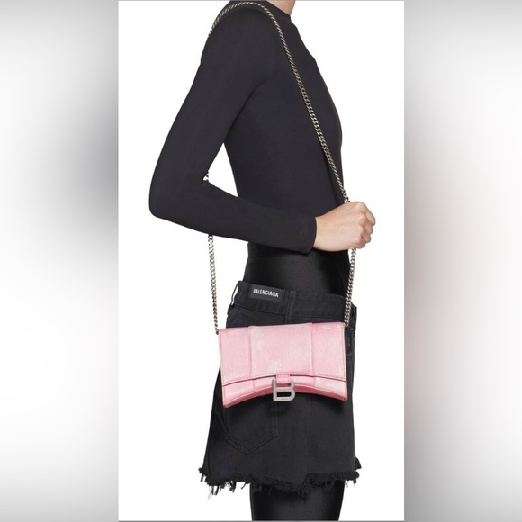 Balenciaga NWT Hourglass Leather Wallet on a Chain - Picture 5 of 12